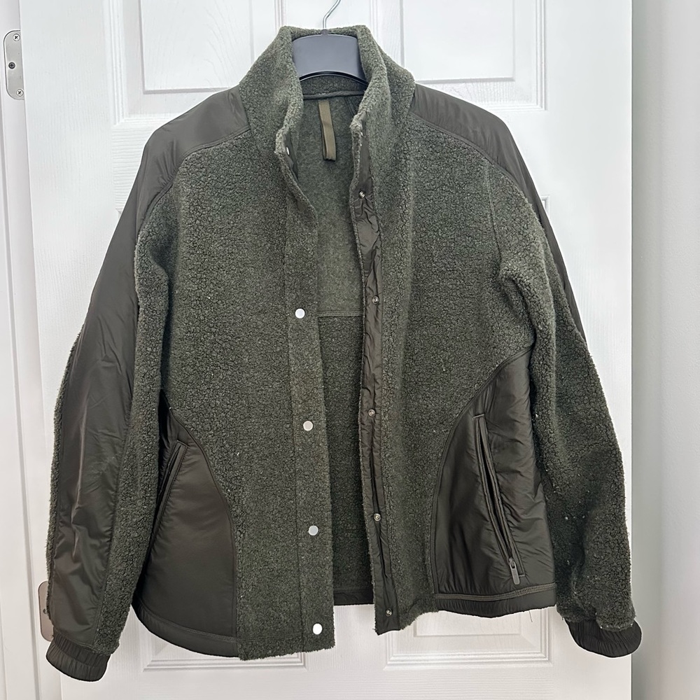 Lululemon Jacket - Picture 3 of 4